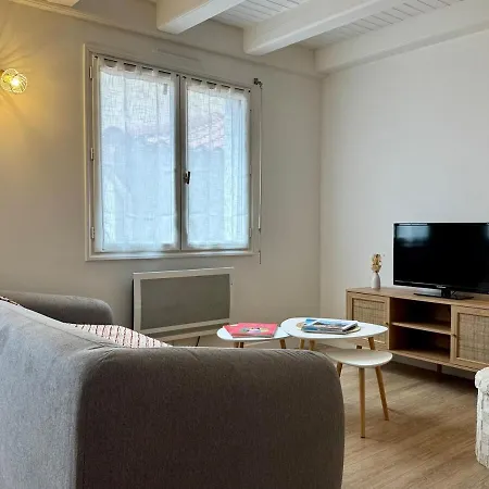 Evasion Marine A 2 Pas Du Port